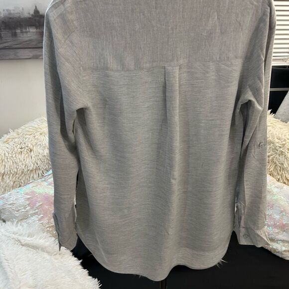 EXPRESS Rayon button Down, roll up sleeve top - Picture 2 of 4